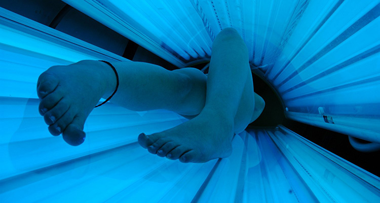 Should indoor tanning be banned?